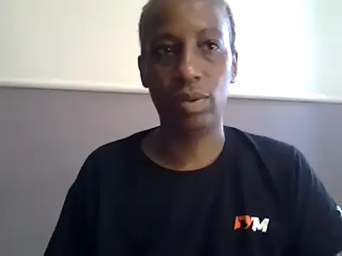 Snapshot of AfricanPrincesss2 chatting on December 30, 8:32 am AfricanPrincesss2 online show from December 30, 8:32 am