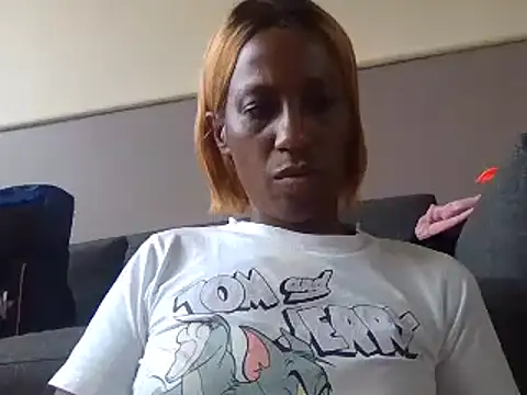 Snapshot of AfricanPrincesss2 chatting on January 8, 1:41 pm AfricanPrincesss2 online show from January 8, 1:41 pm