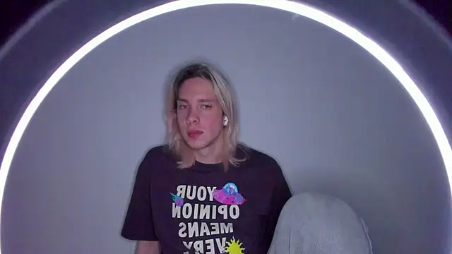 Snapshot of matt_spark chatting on February 16, 9:16 pm matt spark online show from February 16, 9:16 pm