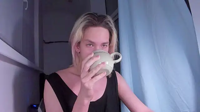 Snapshot of matt_spark chatting on February 27, 12:43 am matt spark online show from February 27, 12:43 am