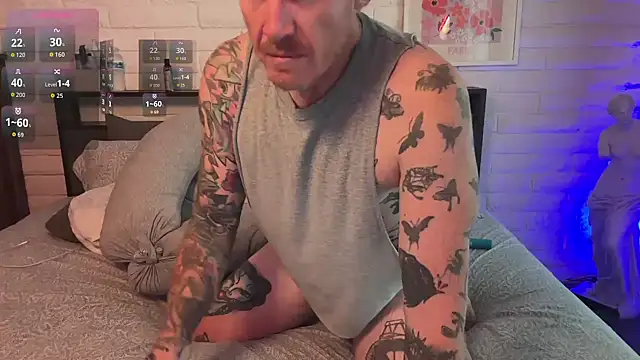 Snapshot of JeffJocc chatting on October 13, 11:05 pm JeffJocc online show from October 13, 11:05 pm