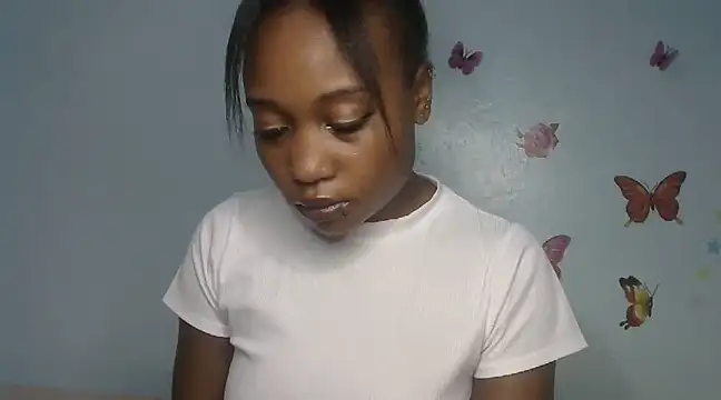 laetitia  online show from March 6, 1:46 pm