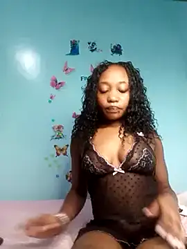 laetitia  online show from March 12, 2:45 pm