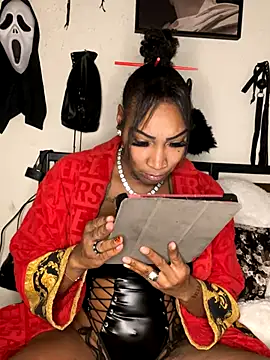 CUMQUEEN-XXX69 online show from December 1, 2:16 am