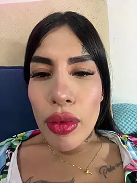 Snapshot of saragill323 chatting on December 17, 2:44 pm saragill323 online show from December 17, 2:44 pm