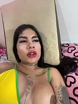 Snapshot of saragill323 chatting on December 29, 10:25 pm saragill323 online show from December 29, 10:25 pm