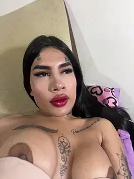 Snapshot of saragill323 chatting on January 13, 11:27 pm saragill323 online show from January 13, 11:27 pm