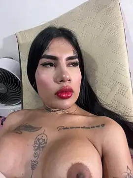 Snapshot of saragill323 chatting on January 24, 12:52 am saragill323 online show from January 24, 12:52 am