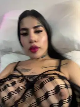 Snapshot of saragill323 chatting on March 1, 6:32 pm saragill323 online show from March 1, 6:32 pm