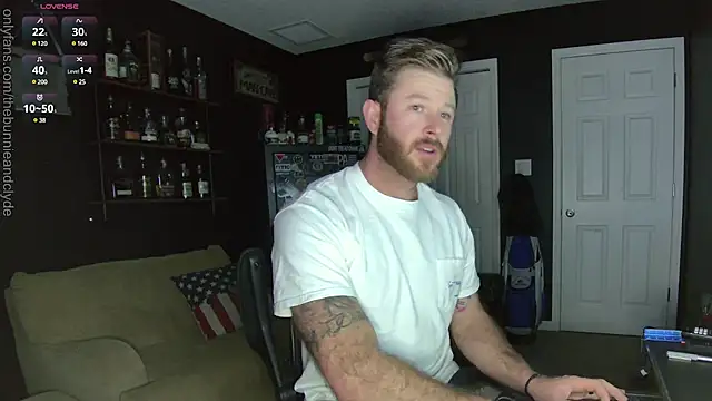 Snapshot of chillinthemosttt chatting on January 14, 3:22 am chillinthemosttt online show from January 14, 3:22 am