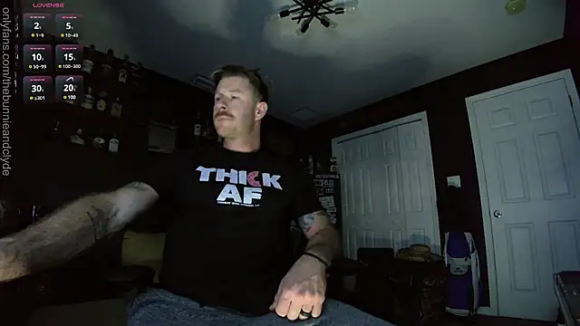 Snapshot of chillinthemosttt chatting on February 14, 4:37 am chillinthemosttt online show from February 14, 4:37 am