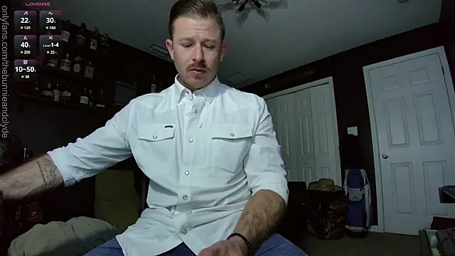 Snapshot of chillinthemosttt chatting on February 18, 5:09 am chillinthemosttt online show from February 18, 5:09 am