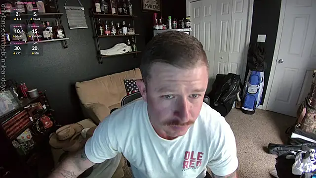 Snapshot of chillinthemosttt chatting on March 3, 8:32 pm chillinthemosttt online show from March 3, 8:32 pm