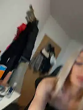 Snapshot of Liana_Lou chatting on January 4, 2:56 pm Liana Lou online show from January 4, 2:56 pm