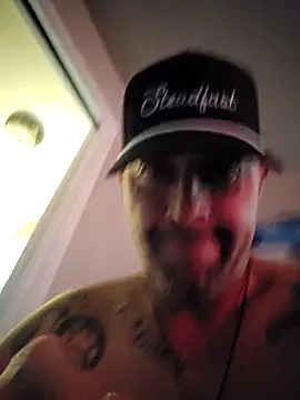 Snapshot of LongandEasy77 chatting on November 17, 6:57 pm LongandEasy77 online show from November 17, 6:57 pm