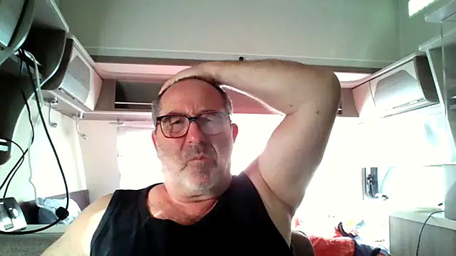 gillou1234 online show from July 27, 5:20 pm