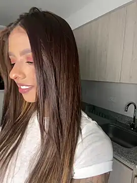 Snapshot of mariana_lopez1 chatting on December 29, 11:50 pm mariana lopez1 online show from December 29, 11:50 pm