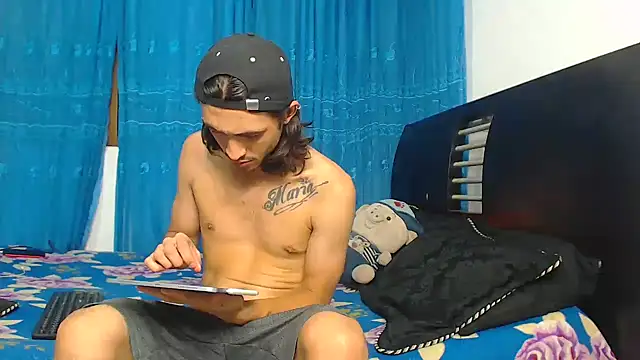 Hot Sharks  online show from October 1, 1:00 am