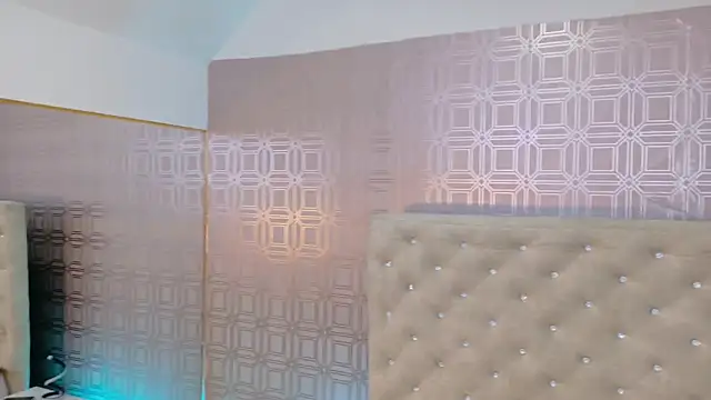 Snapshot of Sara_Desire chatting on September 13, 12:16 pm Sara Desire online show from September 13, 12:16 pm