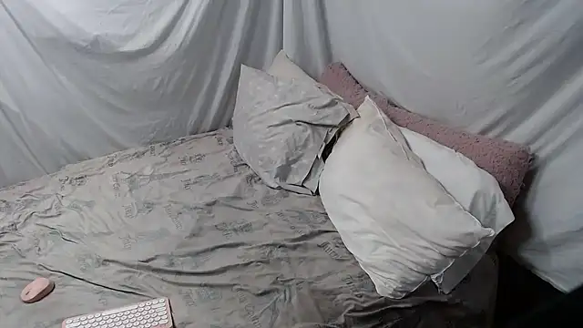 allissonw13 online show from November 10, 4:17 pm