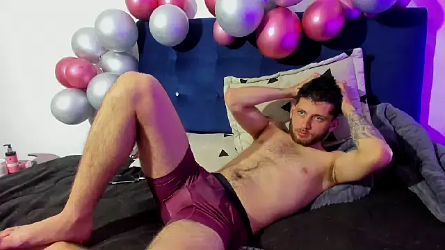 Snapshot of Ari_and_loggan chatting on January 15, 6:43 am Ari and loggan online show from January 15, 6:43 am