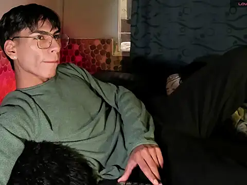 Snapshot of Teo_skinny chatting on December 10, 6:49 pm Teo skinny online show from December 10, 6:49 pm