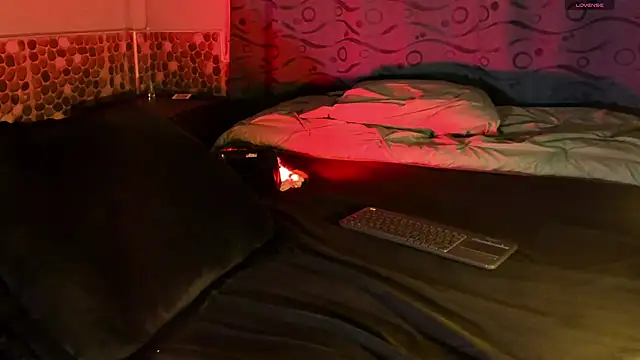 Snapshot of Teo_skinny chatting on February 12, 11:20 pm Teo skinny online show from February 12, 11:20 pm