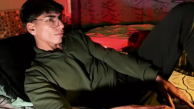 Snapshot of Teo_skinny chatting on February 20, 8:36 pm Teo skinny online show from February 20, 8:36 pm