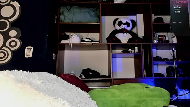 Snapshot of Teo_skinny chatting on July 23, 12:57 am Teo skinny online show from July 23, 12:57 am