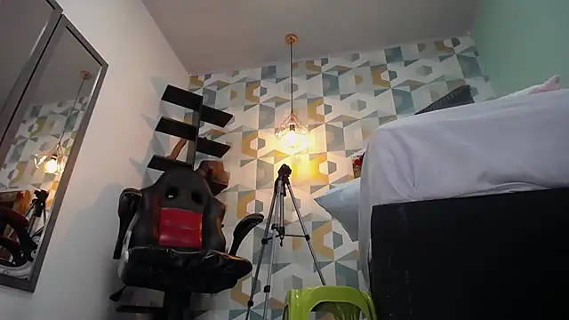 cameronglen online show from March 22, 6:11 am