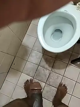 Snapshot of cenyon124 chatting on February 9, 9:05 am cenyon124 online show from February 9, 9:05 am