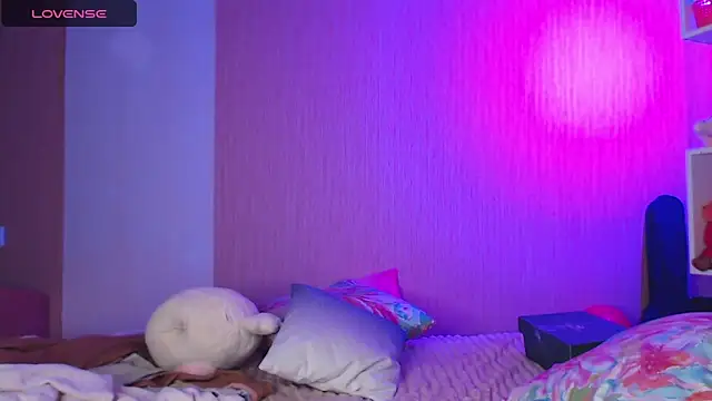 Snapshot of ur_kitty__ chatting on March 9, 1:04 pm ur kitty online show from March 9, 1:04 pm