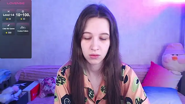 ur kitty   online show from February 11, 5:01 am