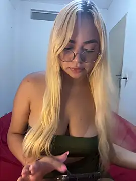 Snapshot of Ninfetinha__ chatting on March 24, 6:35 pm Ninfetinha online show from March 24, 6:35 pm