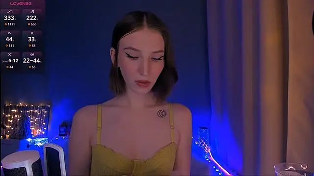 ellaamber online show from January 18, 12:46 am