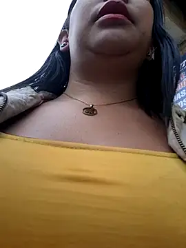 Snapshot of Bella_keny chatting on January 24, 5:32 pm Bella keny online show from January 24, 5:32 pm