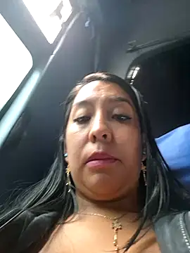 Snapshot of Bella_keny chatting on February 10, 3:32 pm Bella keny online show from February 10, 3:32 pm