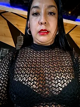 Snapshot of Bella_keny chatting on November 11, 6:08 pm Bella keny online show from November 11, 6:08 pm