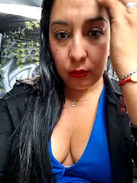 Snapshot of Bella_keny chatting on November 19, 7:25 pm Bella keny online show from November 19, 7:25 pm