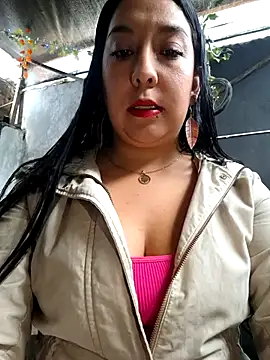 Snapshot of Bella_keny chatting on November 28, 4:09 pm Bella keny online show from November 28, 4:09 pm