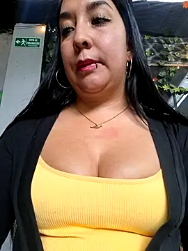 Bella keny online show from May 4, 3:52 pm