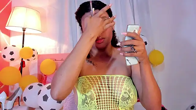 Snapshot of JessyZoe chatting on June 16, 4:31 pm JessyZoe online show from June 16, 4:31 pm