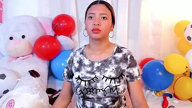 Snapshot of JessyZoe chatting on June 22, 11:13 pm JessyZoe online show from June 22, 11:13 pm