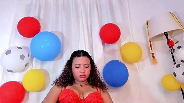 Snapshot of JessyZoe chatting on July 5, 10:00 am JessyZoe online show from July 5, 10:00 am