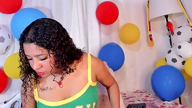 Snapshot of JessyZoe chatting on July 8, 5:06 pm JessyZoe online show from July 8, 5:06 pm