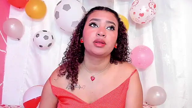 Snapshot of JessyZoe chatting on July 15, 2:33 pm JessyZoe online show from July 15, 2:33 pm