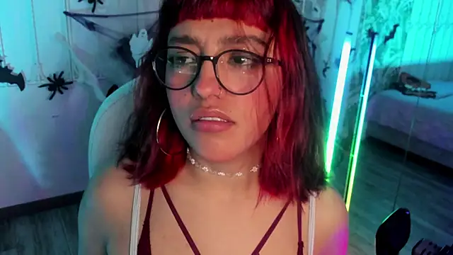 cute hollywood online show from November 2, 5:48 pm