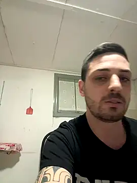 Snapshot of iltoscano95 chatting on October 14, 7:25 pm iltoscano95 online show from October 14, 7:25 pm