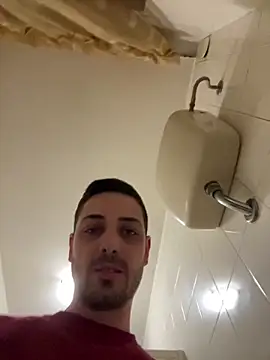 Snapshot of iltoscano95 chatting on January 5, 5:49 pm iltoscano95 online show from January 5, 5:49 pm