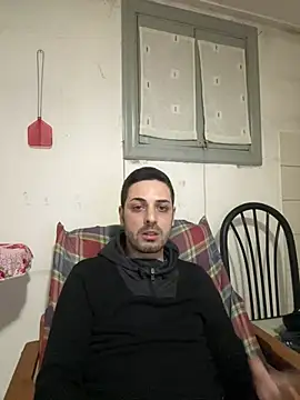 Snapshot of iltoscano95 chatting on February 14, 6:48 pm iltoscano95 online show from February 14, 6:48 pm